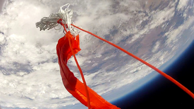 Illustration for article titled Space Tourism Company Shatters High-Altitude Parafoil Flight Record